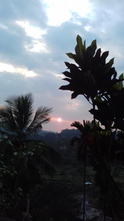Hotel Rathna Gems Halt Ratnapura Exterior foto
