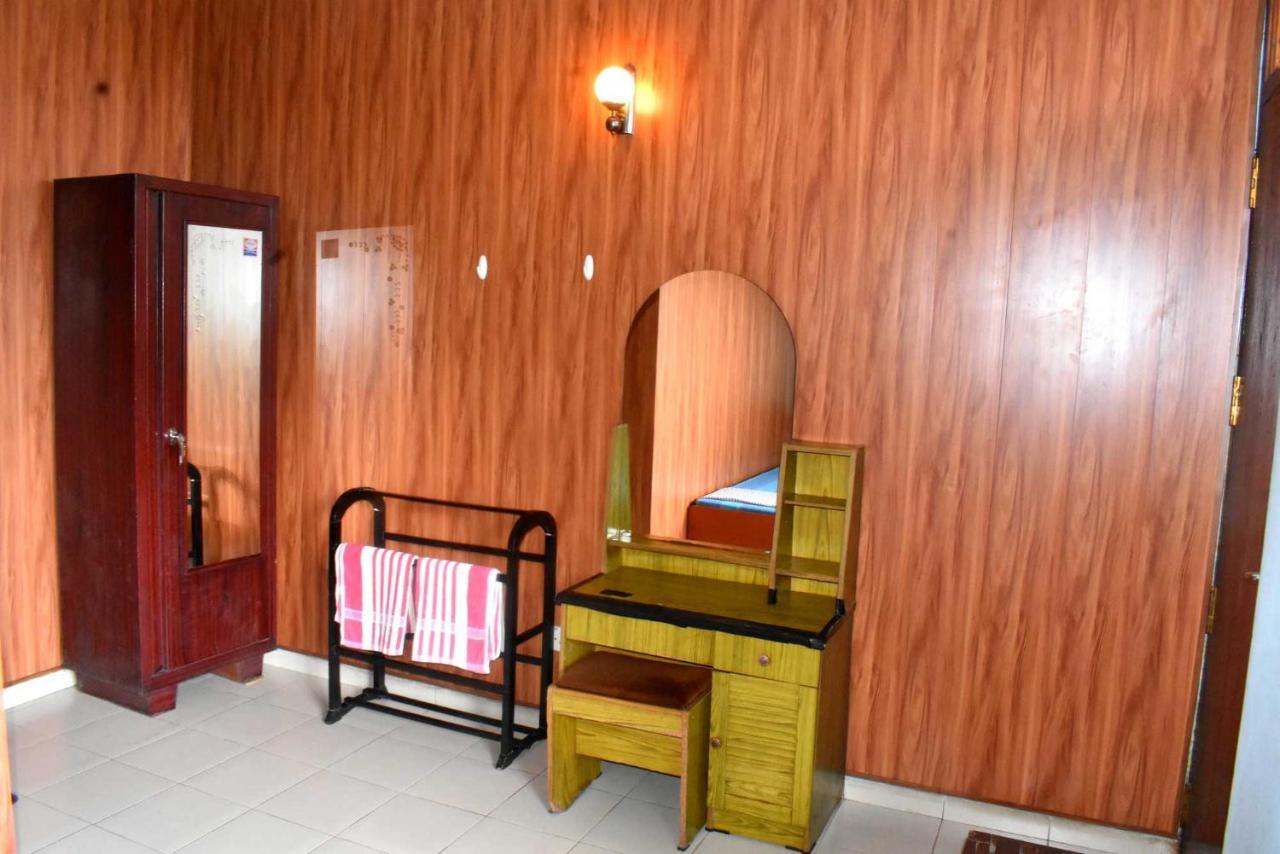 Hotel Rathna Gems Halt Ratnapura Exterior foto